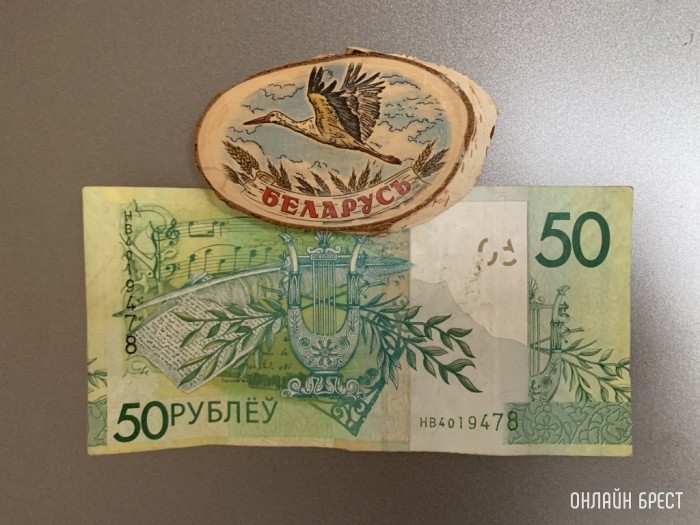 У белорусов осталось 5 дней на оплату налогов за квартиры, машины и землю. Что важно знать