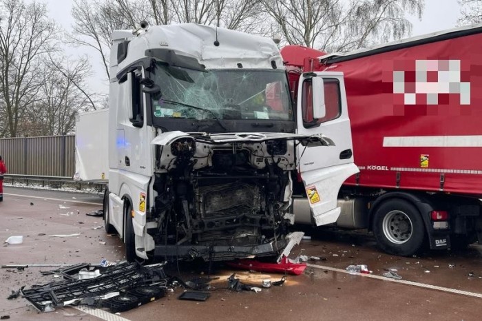 В Германии белорус пострадал в ДТП с тремя грузовиками
