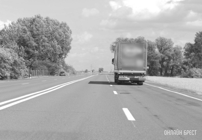 В Германии нашли три краденых полуприцепа и спящего белоруса В Германии нашли три краденых полуприцепа и спящего белоруса