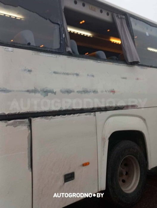 Автобус «Варшава - Гродно» врезался в полицию и пожарную возле Белостока. Первые подробности