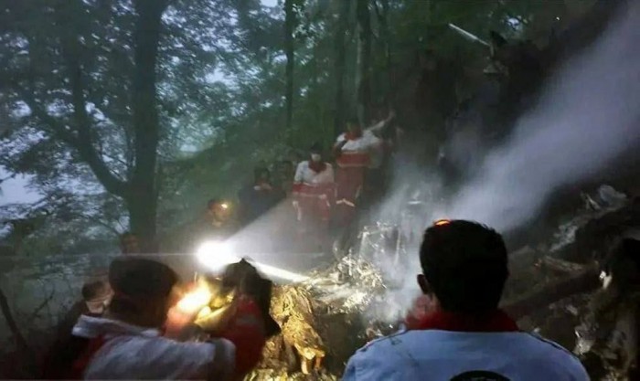 Президент Ирана Раиси погиб при крушении вертолета, сообщили СМИ