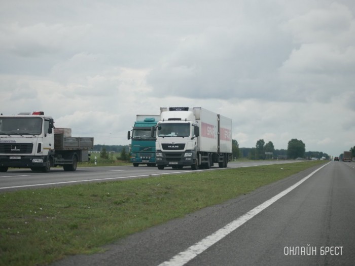 Новый закон в Литве затрагивает некоторых работающих там дальнобойщиков-белорусов Новый закон в Литве затрагивает некоторых работающих там дальнобойщиков-белорусов